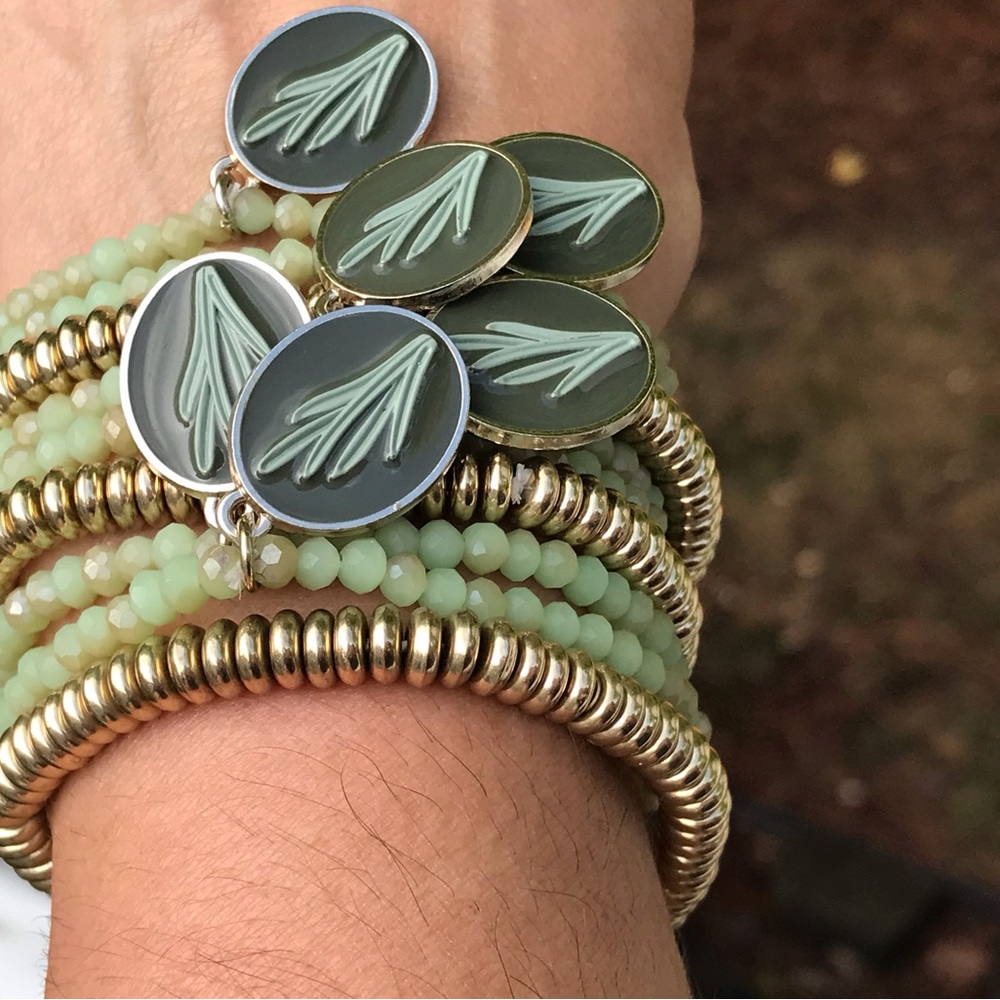 Green Bracelets,Gold Bracelets, Charms Bracelets View 4